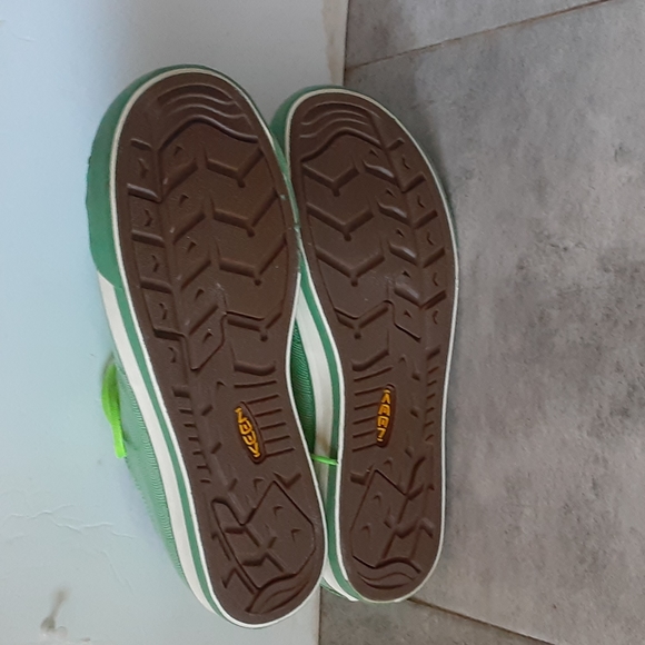 KEEN shoes size 8 whomen - Picture 6 of 6